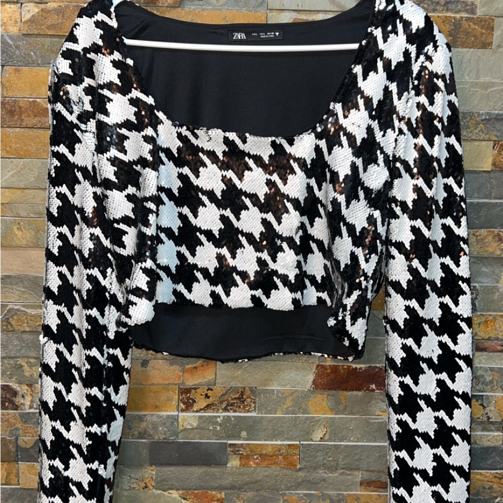 Zara Black and White Sequin Houndstooth Top sz large like new